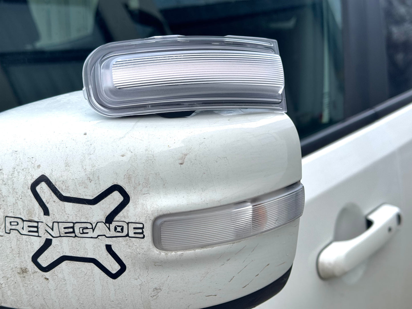 Pair of White LED Mirror Turn Signal Lights for Jeep Renegade 2014-2023 - Direction Indicator Lamps - Instructions Included